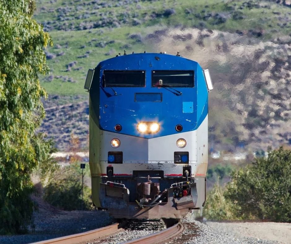 The 5 Most Scenic Train Rides You Can Take from Chicago